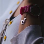 تصویر آویز ساعت استیل هیچ